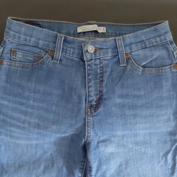 Levi's Jeans - Picture 2 of 6